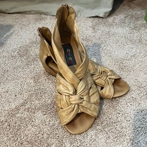 Yellow/natural leather crisscross sandals with short wedge, zip back closure
